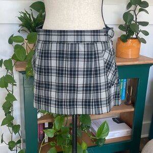 Vintage Y2K Guess Authentic Brand Black Grey Blue Plaid Miniskirt 26 Stretch